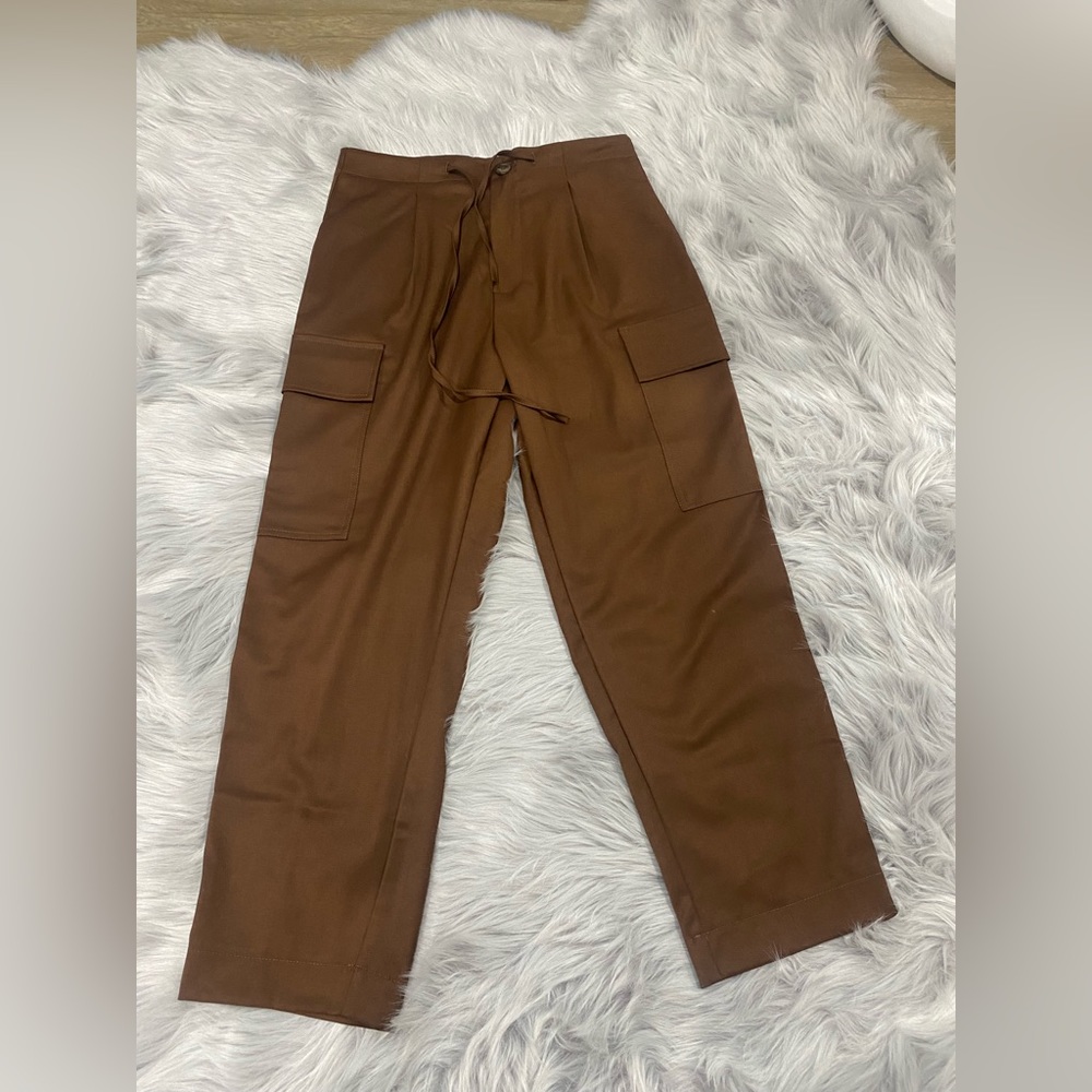 Woman pants Medium size, brand new never worn